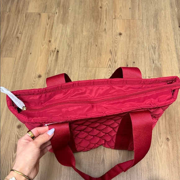 VICTORIAS SECRET - (NWT) QUILTED TOTE BAG - Picture 8 of 8